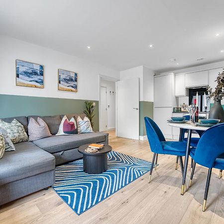 1 Bedroom Ocean Village Luxurious, Stylish & Cosy Apartment, Central Location In Southampton, Sleeps 4 - Summer Special Offer! - By Blue Puffin Stays المظهر الخارجي الصورة