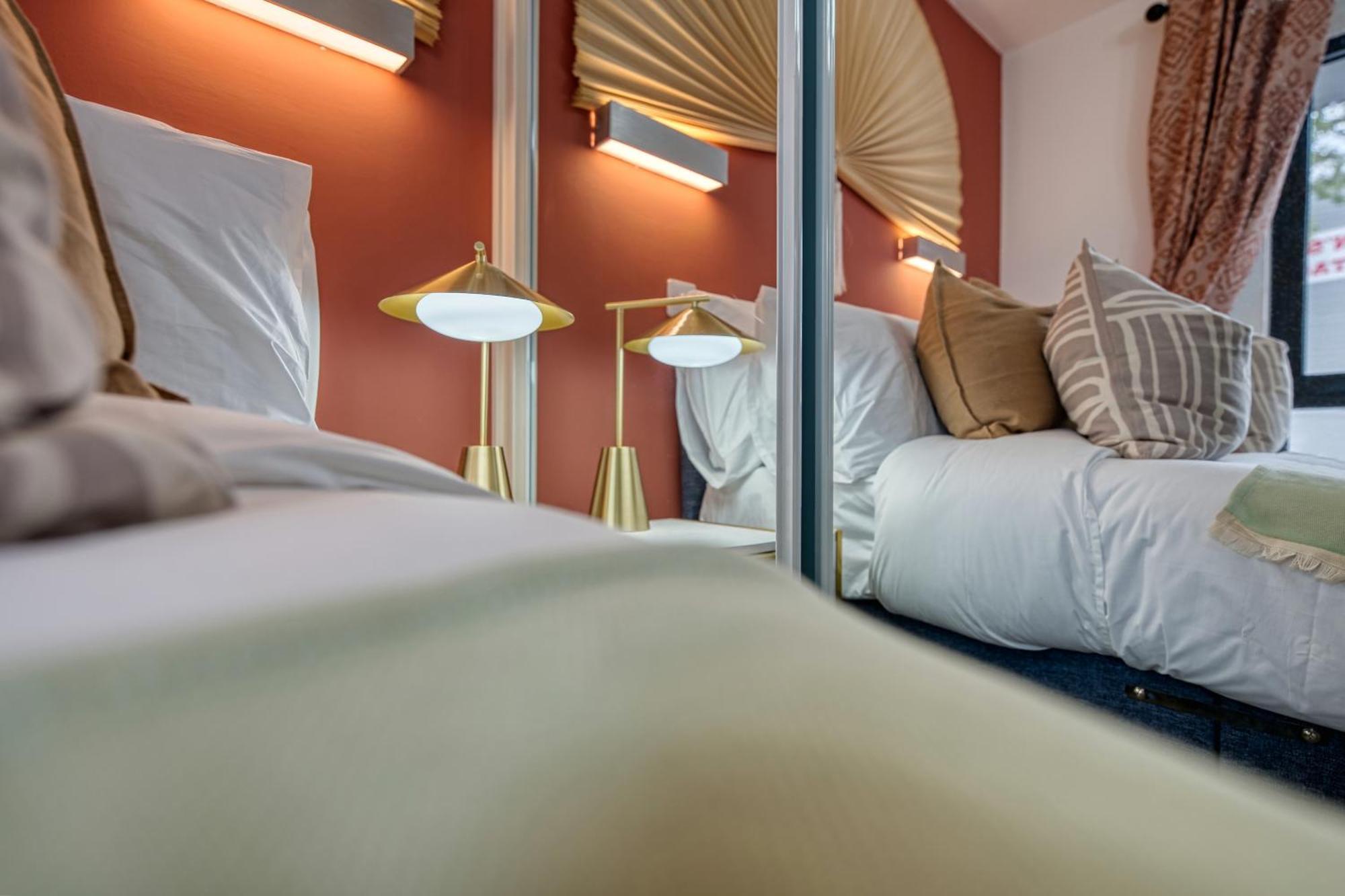 1 Bedroom Ocean Village Luxurious, Stylish & Cosy Apartment, Central Location In Southampton, Sleeps 4 - Summer Special Offer! - By Blue Puffin Stays المظهر الخارجي الصورة