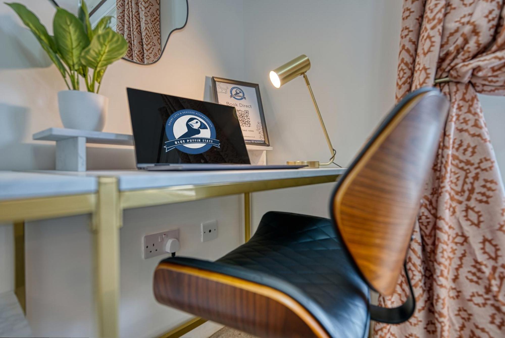 1 Bedroom Ocean Village Luxurious, Stylish & Cosy Apartment, Central Location In Southampton, Sleeps 4 - Summer Special Offer! - By Blue Puffin Stays المظهر الخارجي الصورة