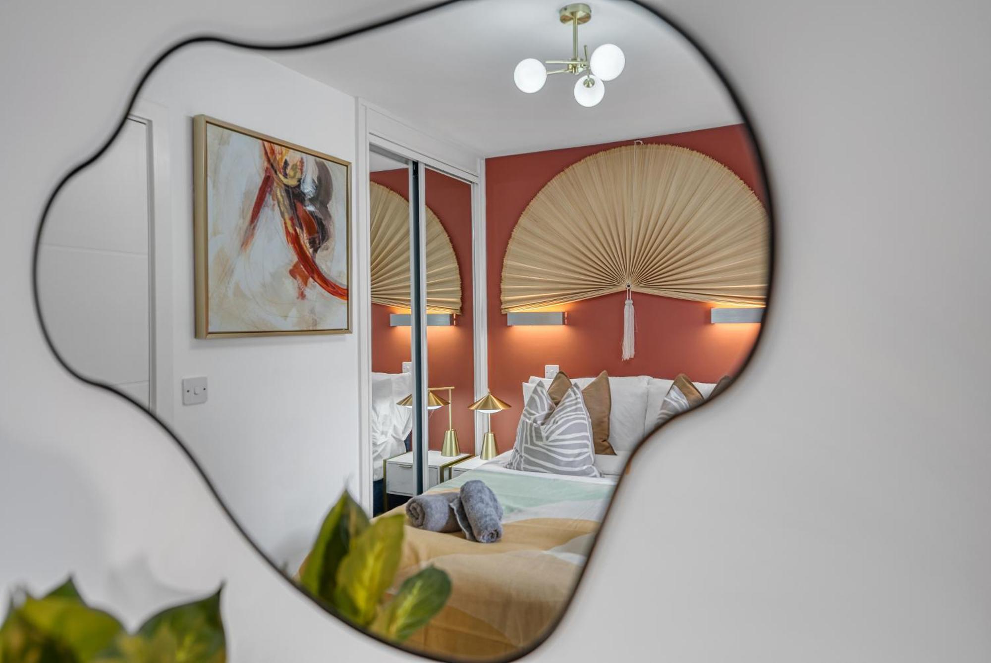 1 Bedroom Ocean Village Luxurious, Stylish & Cosy Apartment, Central Location In Southampton, Sleeps 4 - Summer Special Offer! - By Blue Puffin Stays المظهر الخارجي الصورة